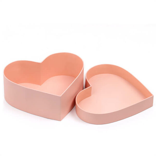 Prikažite unutrašnjost prilagođene krute kutije u obliku srca za Dan zaljubljenih