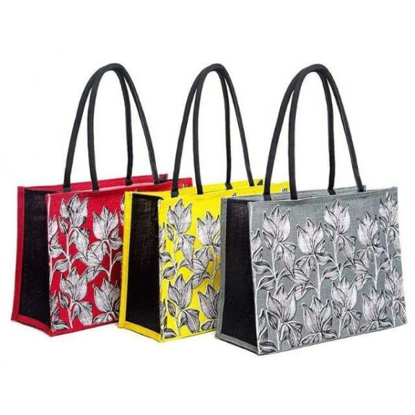 прикажете три јутени чанти извезени по нарачка во различни бои
