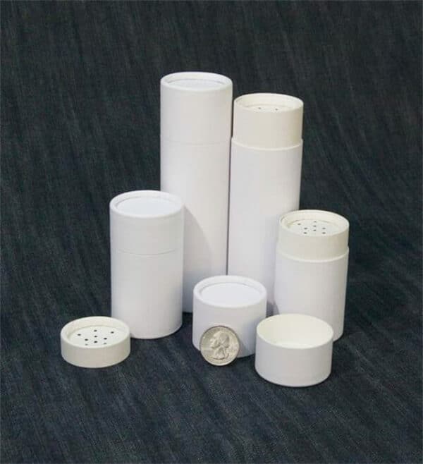 прикажете еден куп бели хартиени цевки за шејкер со прашок со различна висина
