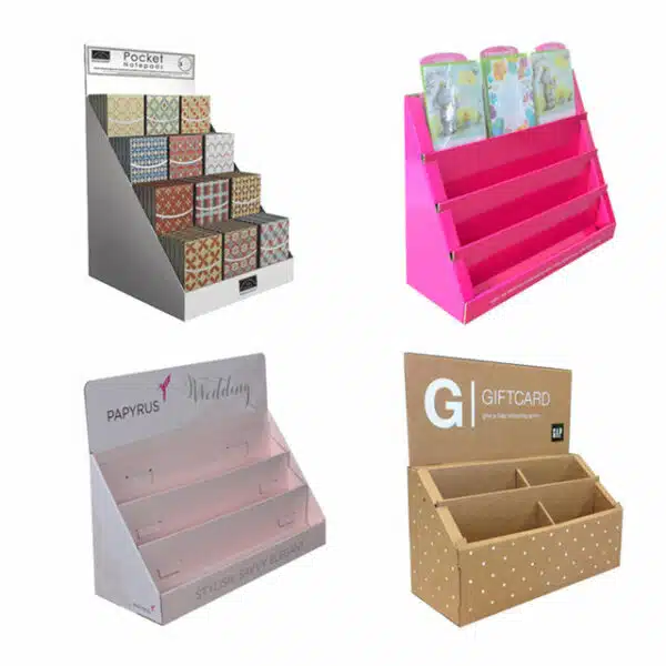 прикажете четири прилагодени кутии со картички за подароци во различни стилови