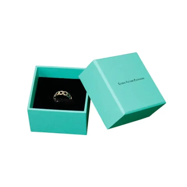 prikažite jednu cijan prilagođenu kutiju za nakit s djelomičnim poklopcem u otvorenom stanju s prstenom unutra