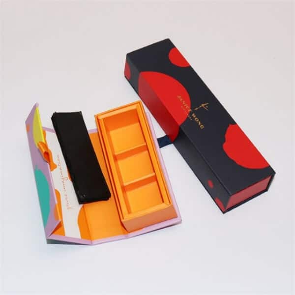 demonstruokite pasirinktinį saldainių dovanų dėžutės skirstytuvą dviejose standžiose dėžutėse su magnetiniu uždarymu