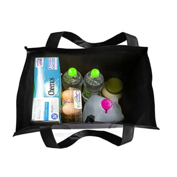 vystavte vnútro zákazkovej odolnej opakovane použiteľnej tašky na potraviny so zosilnenou rukoväťou s plnou potravín
