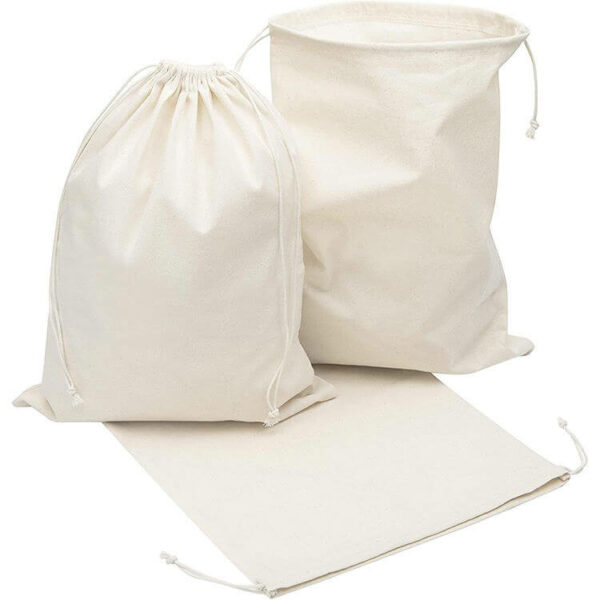 müxtəlif duruşları olan üç boş xüsusi Drawstring bag təkrar istifadə edilə bilər çantaları göstərin