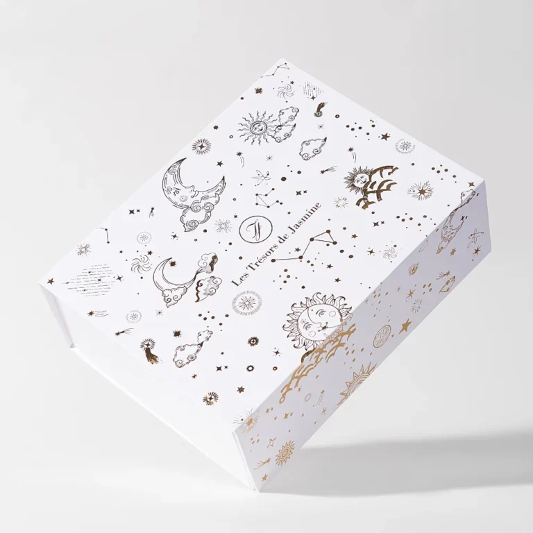 display the Rigid Collapsible Box in an artistic pose