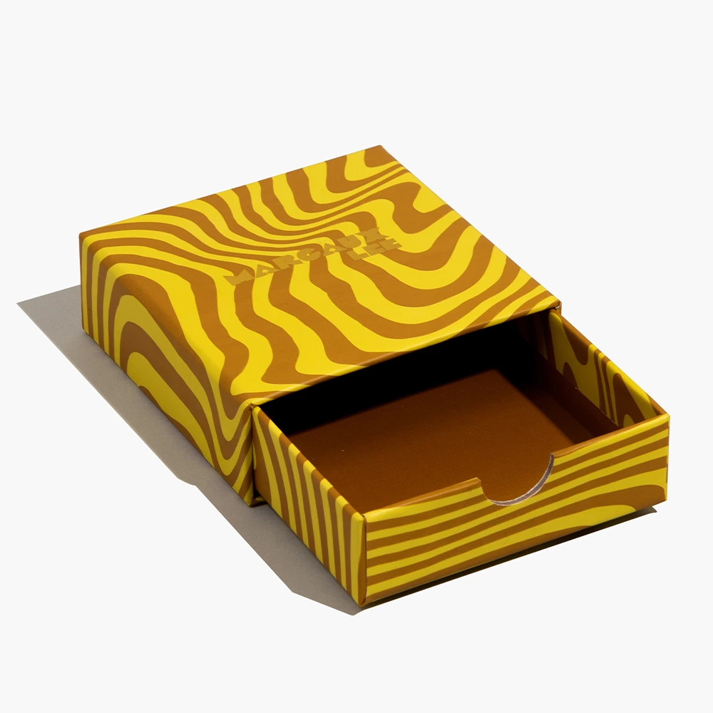 აჩვენეთ Custom Rigid Draw Box-ის ღია მდგომარეობა Thumb Notch-ით