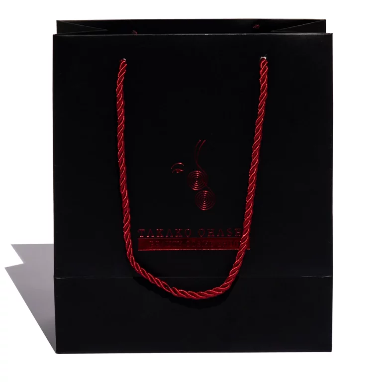 მორგებული შავი ქაღალდის ჩანთების წინა ნაწილის ჩვენება