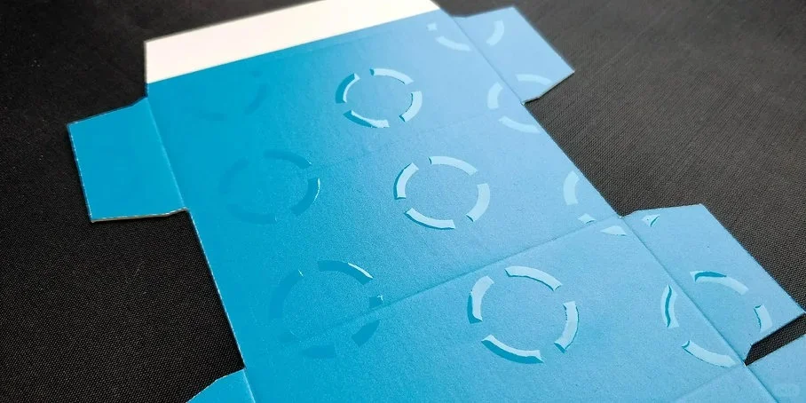 ლურჯი საფოსტო ყუთი ულტრაიისფერი ბეჭდვით